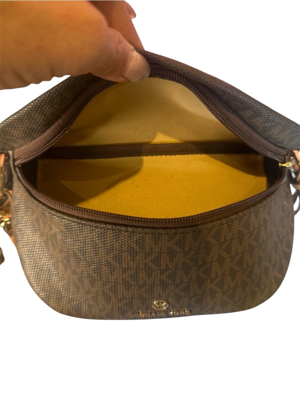 Michael Kors Slater Sling Pack Messenger Bag Like New - Picture 9 of 16